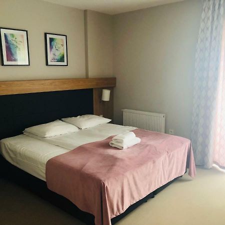 ミエレツ Bulwary Biznes Bed & Breakfast エクステリア 写真