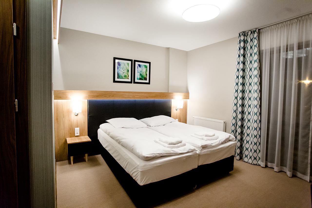 ミエレツ Bulwary Biznes Bed & Breakfast エクステリア 写真