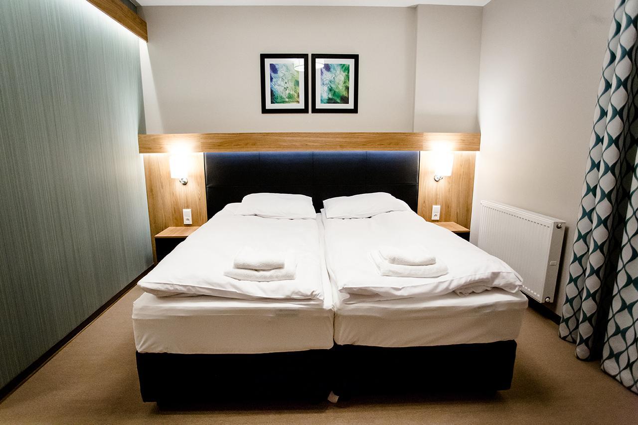 ミエレツ Bulwary Biznes Bed & Breakfast エクステリア 写真