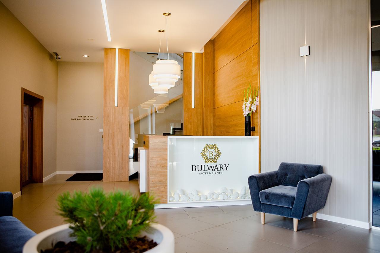ミエレツ Bulwary Biznes Bed & Breakfast エクステリア 写真